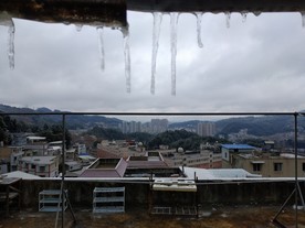 屋檐冰锥