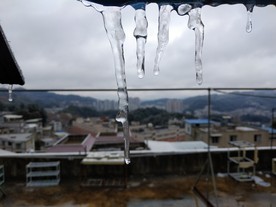 屋檐冰锥