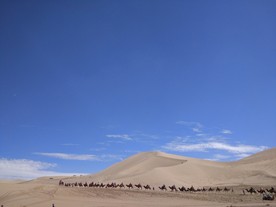 鸣沙山月牙泉