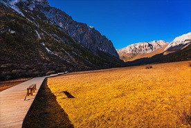 亚丁风景