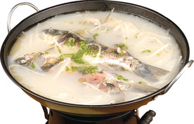 锅仔酸萝卜鱼头