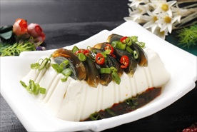 皮蛋拌豆腐