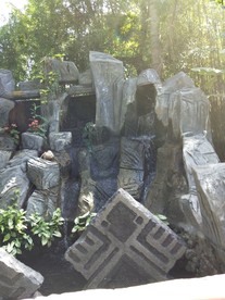 少数民族特色假山