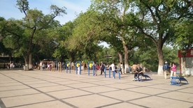 龙沙公园广场春天