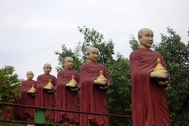 勐焕大金塔