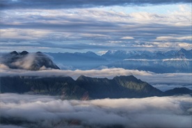 牛背山华尖山日出云海贡嘎雪山
