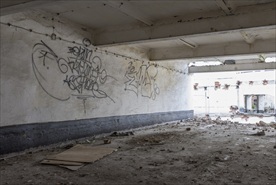涂鸦的废弃建筑物