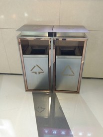 垃圾箱