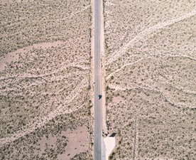 穿越荒漠的公路