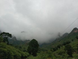 乌云压城 城欲摧