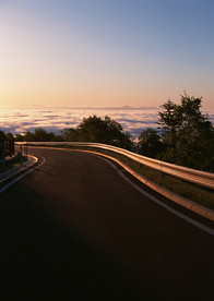 黄昏下的云海景色 道路风景