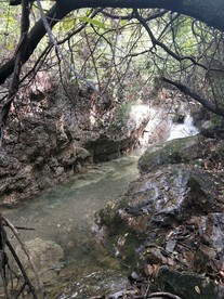 山谷河流