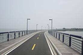 空荡荡的道路
