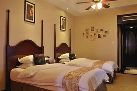 旅游 酒店 床铺 室内 住宿