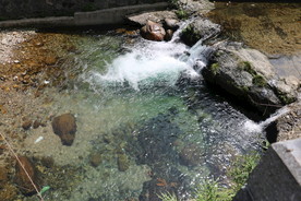 溪水