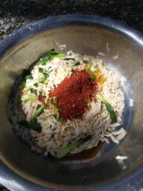 诱人的油泼面