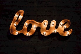 我爱你 发光的字