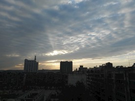 乌云遮月