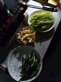桌子上的食材