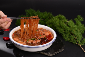 笨猪肉炖粉条