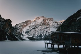 雪山房屋