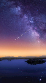划破夜空的流星图片