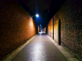 夜色下的道路