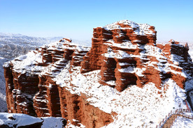 丹霞雪景