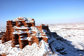 丹霞雪景
