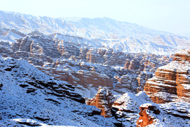 丹霞雪景