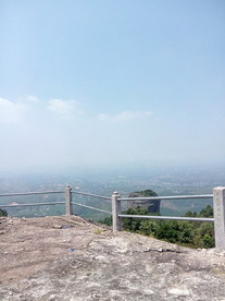 霍山山顶蓝天