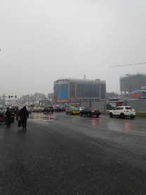 雪天下的城市街道