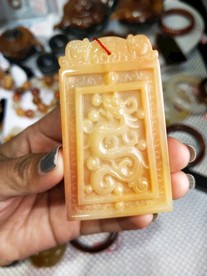 黄龙玉 玉摆