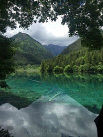 湖光山色