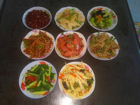 餐桌上的美食