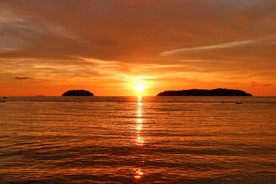 海边的夕阳日落