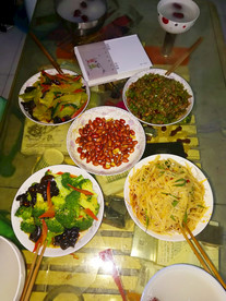餐桌上的美食