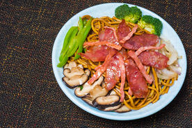 香肠肉丝 炒面 香肠炒面 肉丝