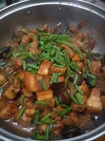 焖猪肉