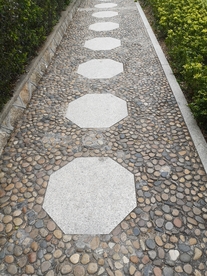 鹅卵石路