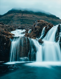 瀑布风景图