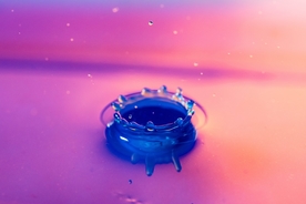 水溅起