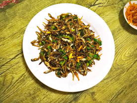 辣炒小银鱼干