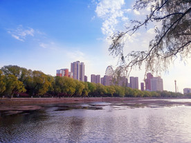 湖边的建筑