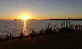 新西兰海滨夕阳风光