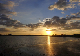 新西兰海滨夕阳风光