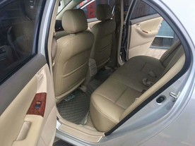 小轿车