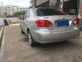 小轿车