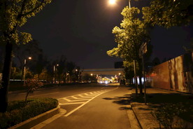 夜间马路