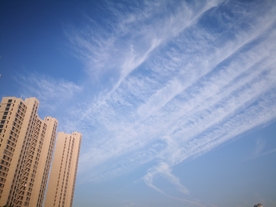 蓝天下的建筑